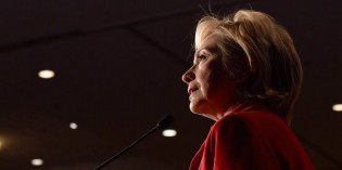 Hillary Clinton voices opposition to Keystone XL delays, Arctic drilling