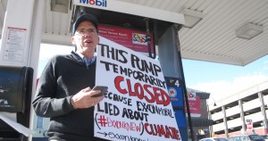 As #ExxonKnew movement dies, desperate eco-activists give each other awards – again