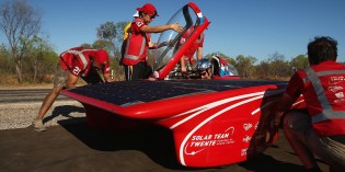 World Solar Challenge: Teams race 3,000 Km solar-powered cars
