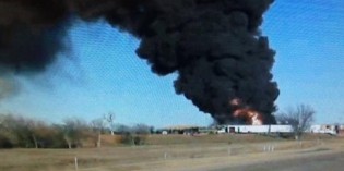 Oklahoma oil rig fire halts traffic in area east of Chickasha