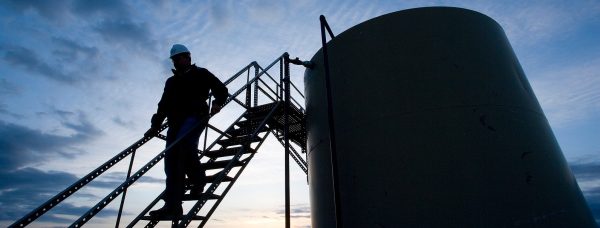 US shale firms’ Q1 hedging rush may squeeze margins, spur output