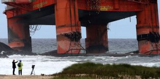 Grounded oil rig may have leaked diesel-maritime agency