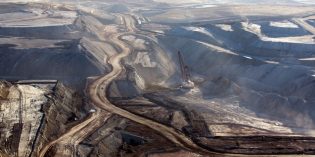 Arch Coal agrees on mine cleanup coverage plan to exit bankruptcy