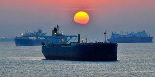 Iran sea storage cleared, struggles to boost oil exports