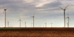 Wind power briefly sets record as source for electricity in U.S.